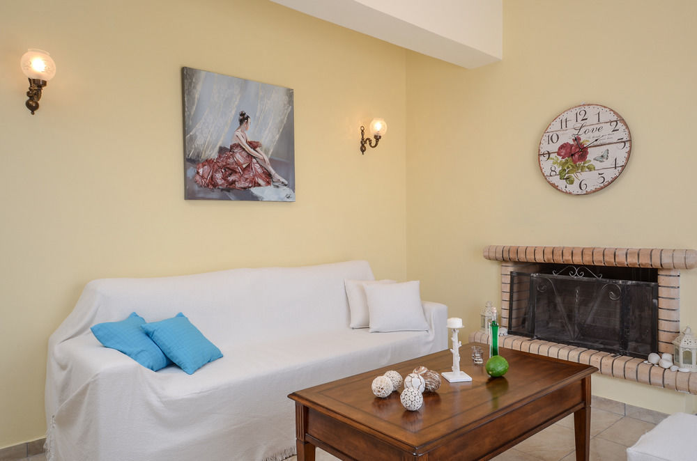 Of Roses In Naxos - Private With Pool