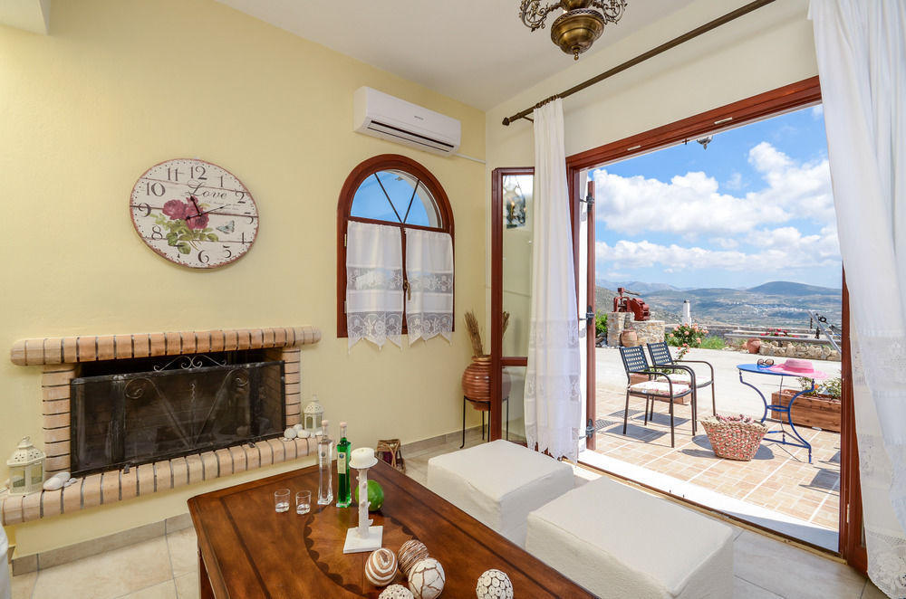 Of Roses In Naxos - Private With Pool Naxos City