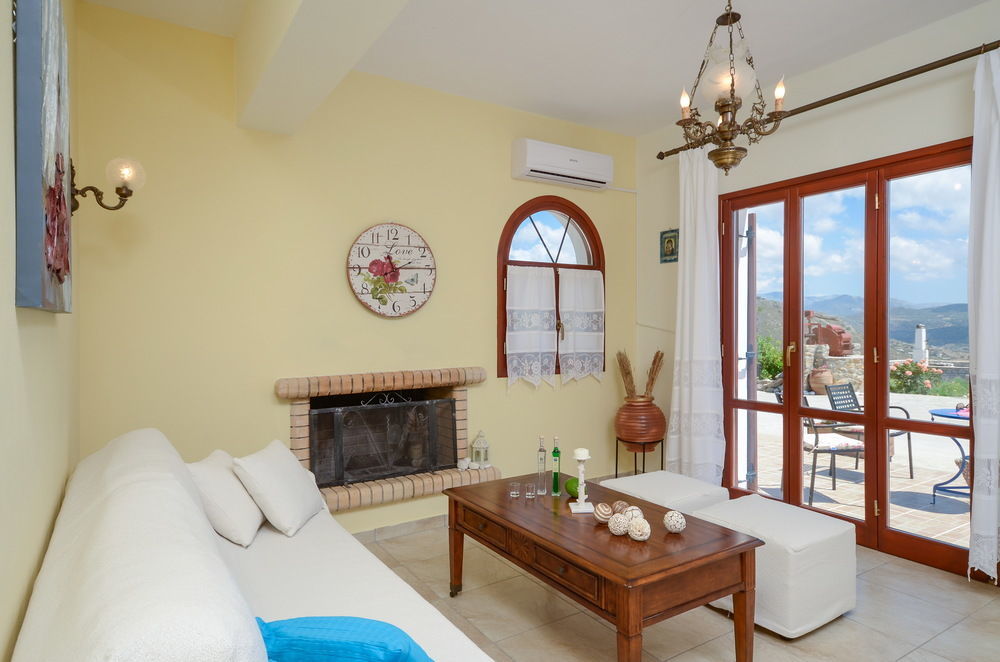 Villa Of Roses In Naxos - Private With Pool Naxos City