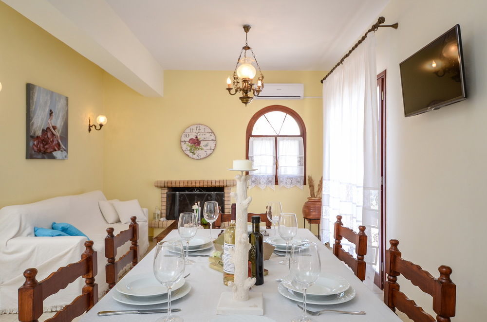 Of Roses In Naxos - Private With Pool Naxos City