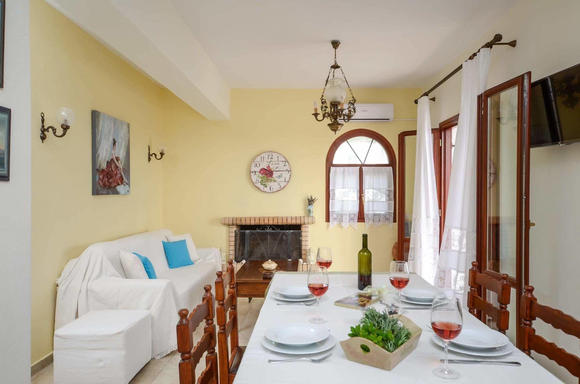 Of Roses In Naxos - Private With Pool Naxos City