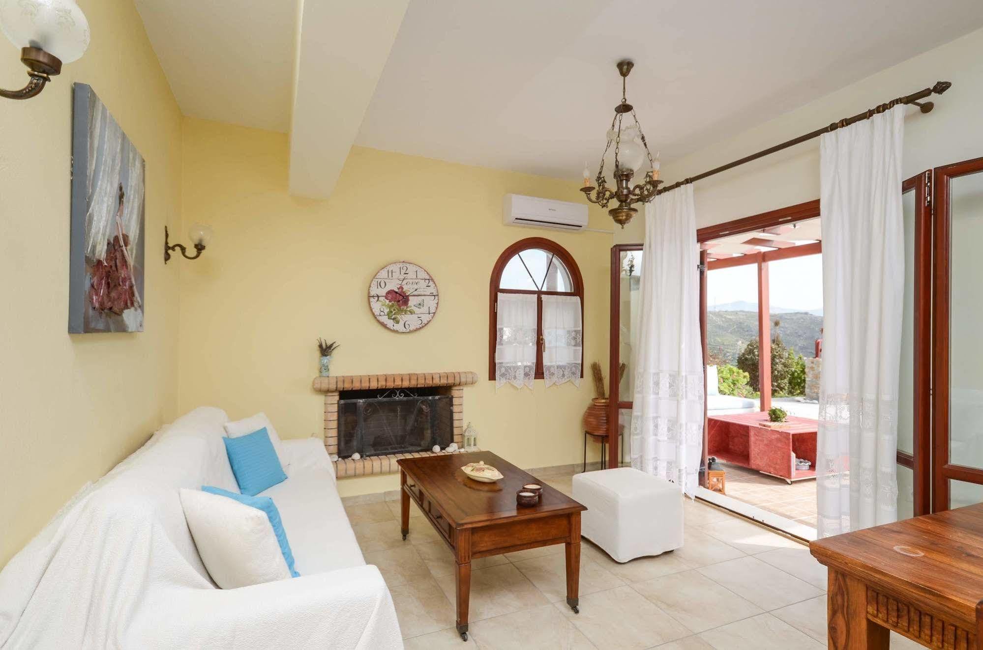Villa Of Roses In Naxos - Private With Pool Naxos City